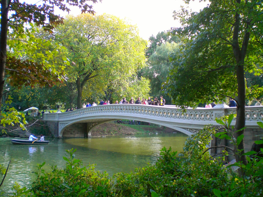 Foto da ponte Bow Bridge, no Central Park New York.